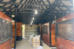 de-cobwebbed-barn de-cobwebbed-barn